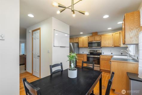 12049 32nd Avenue NE Seattle WA 98125