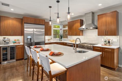 8221 21st Avenue NE Seattle WA 98115