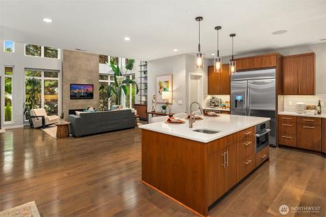 8221 21st Avenue NE Seattle WA 98115