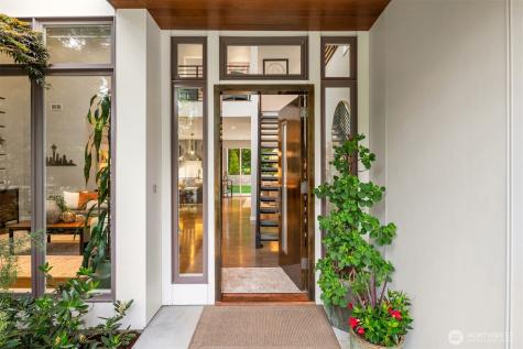 8221 21st Avenue NE Seattle WA 98115