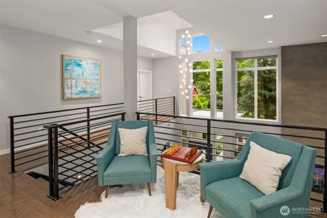 8221 21st Avenue NE Seattle WA 98115