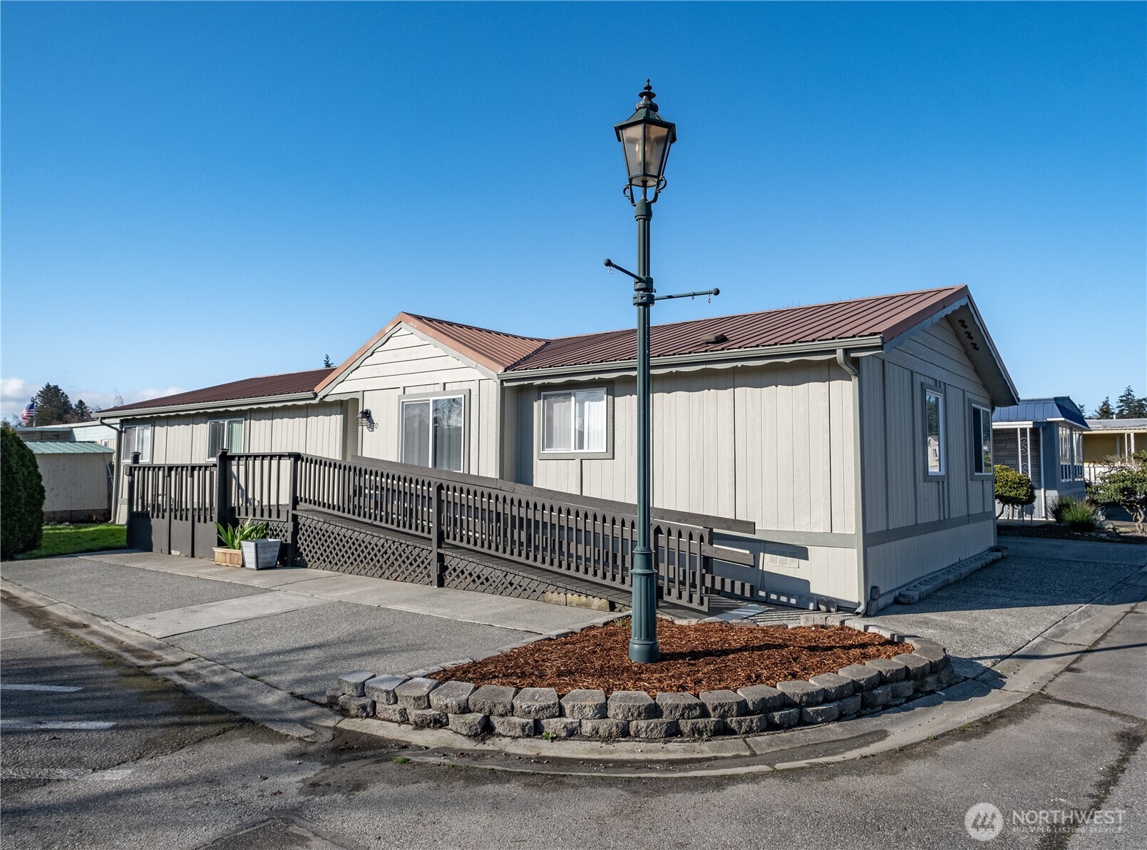 225 NE Ernst Oak Harbor WA 98277