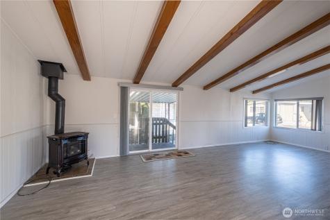 225 NE Ernst Oak Harbor WA 98277