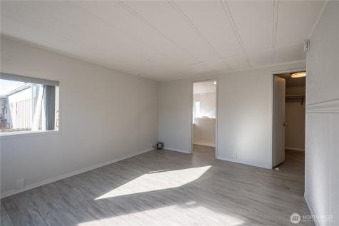 225 NE Ernst Oak Harbor WA 98277