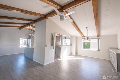 225 NE Ernst Oak Harbor WA 98277