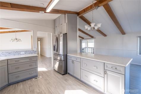 225 NE Ernst Oak Harbor WA 98277