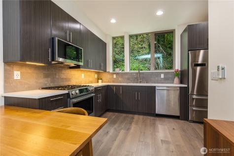 1708 Alki Avenue SW Seattle WA 98116