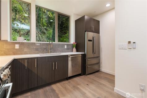 1708 Alki Avenue SW Seattle WA 98116