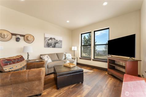 317 Cottontail Lane Chelan WA 98816