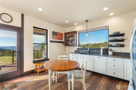 317 Cottontail Lane Chelan WA 98816