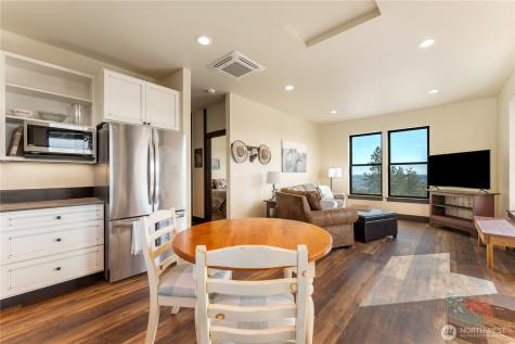 317 Cottontail Lane Chelan WA 98816