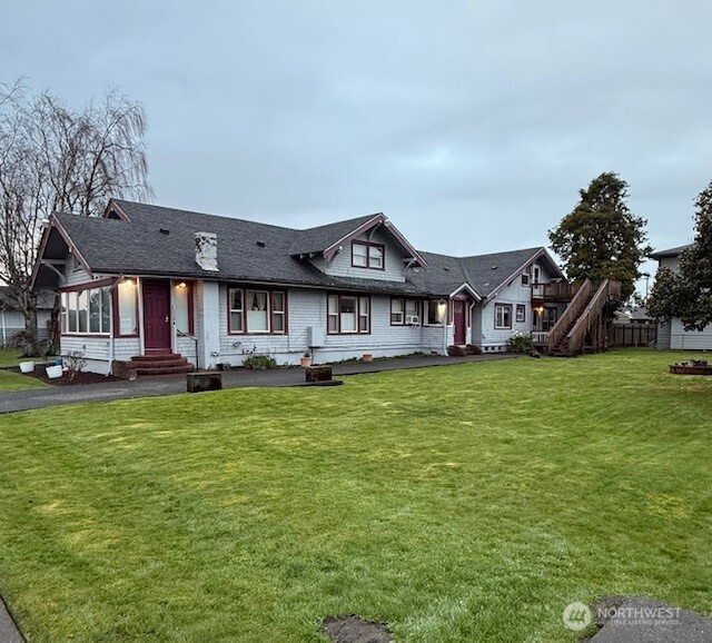 711 N Hoquiam WA 98550