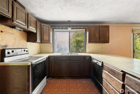 626 Ostman Road Raymond WA 98577