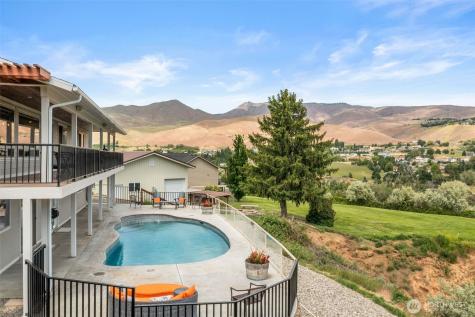 1901 Sleepy Hollow Road Wenatchee WA 98801