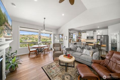 1901 Sleepy Hollow Road Wenatchee WA 98801