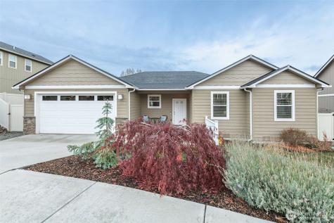 1738 Skylar Court Wenatchee WA 98801