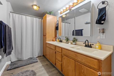 545 Davis Lake Road Morton WA 98356