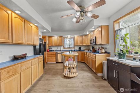 545 Davis Lake Road Morton WA 98356