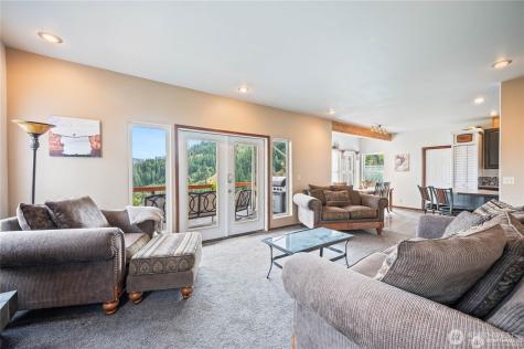 9505 Plateau Road Cashmere WA 98815