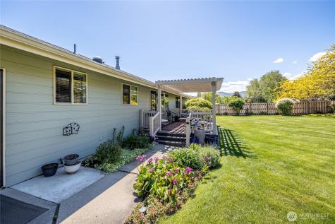 1484 Elmwood Street Wenatchee WA 98801