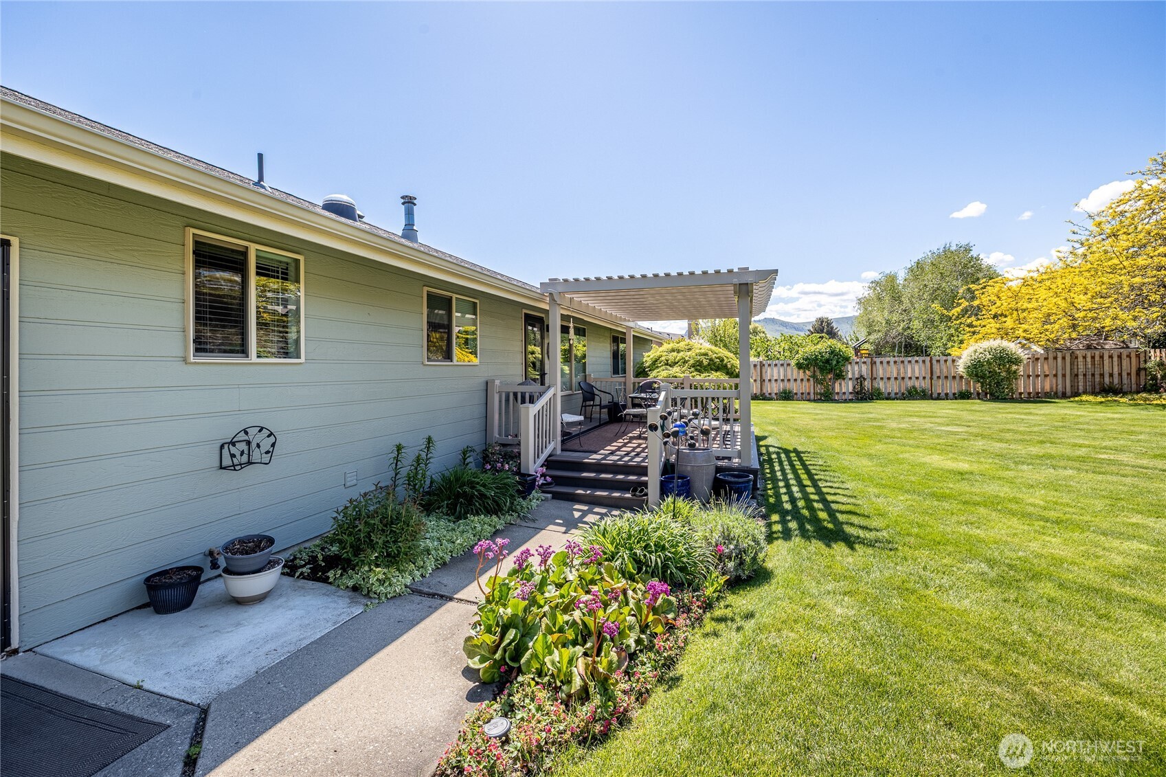 1484 Elmwood Street Wenatchee WA 98801