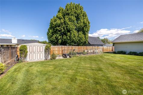 1484 Elmwood Street Wenatchee WA 98801