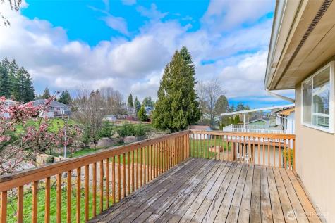 8520 Woodland Avenue E Puyallup WA 98371