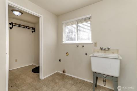 8520 Woodland Avenue E Puyallup WA 98371