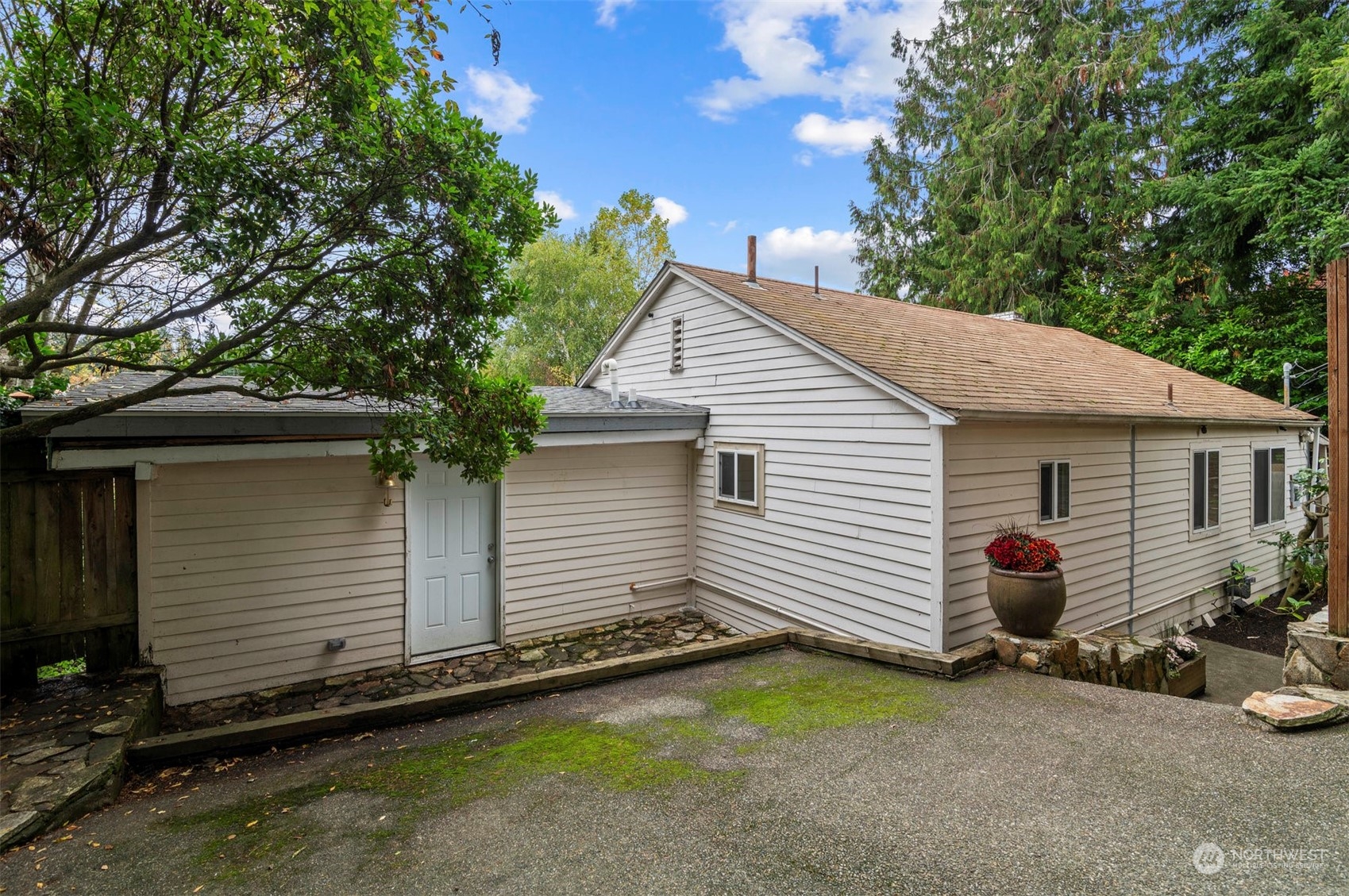 19297 Stone Avenue N Shoreline WA 98133