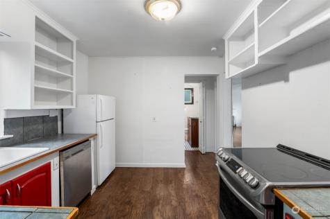 19297 Stone Avenue N Shoreline WA 98133