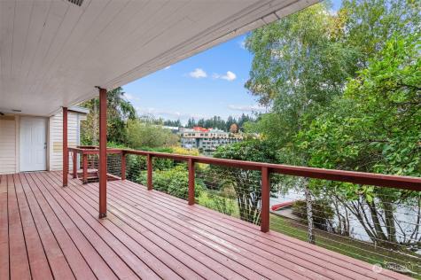 19297 Stone Avenue N Shoreline WA 98133
