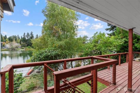 19297 Stone Avenue N Shoreline WA 98133
