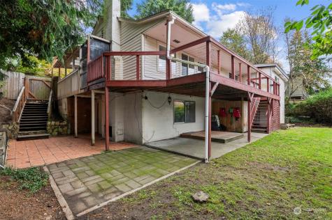 19297 Stone Avenue N Shoreline WA 98133