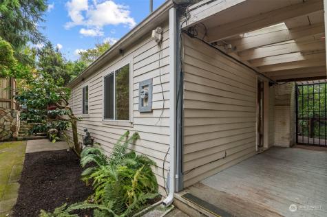 19297 Stone Avenue N Shoreline WA 98133