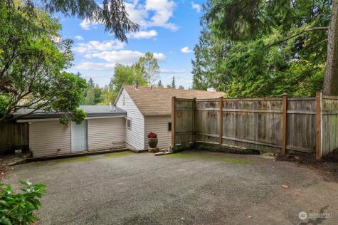 19297 Stone Avenue N Shoreline WA 98133