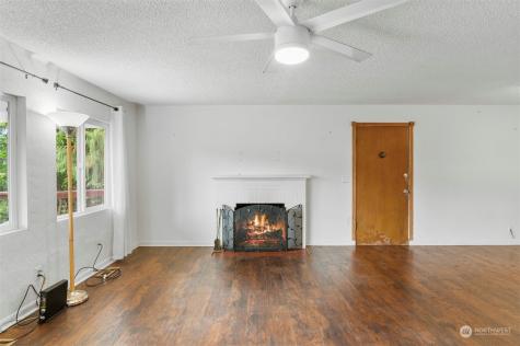 19297 Stone Avenue N Shoreline WA 98133