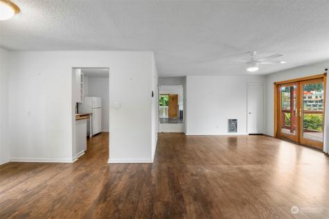 19297 Stone Avenue N Shoreline WA 98133