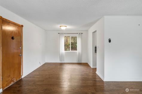 19297 Stone Avenue N Shoreline WA 98133