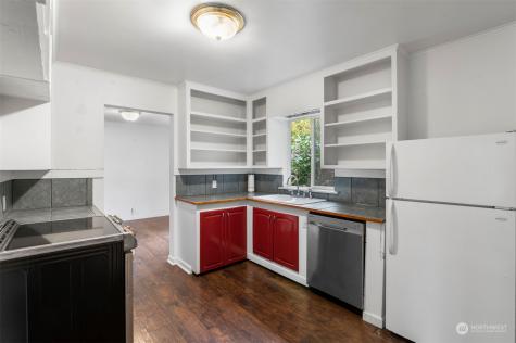 19297 Stone Avenue N Shoreline WA 98133