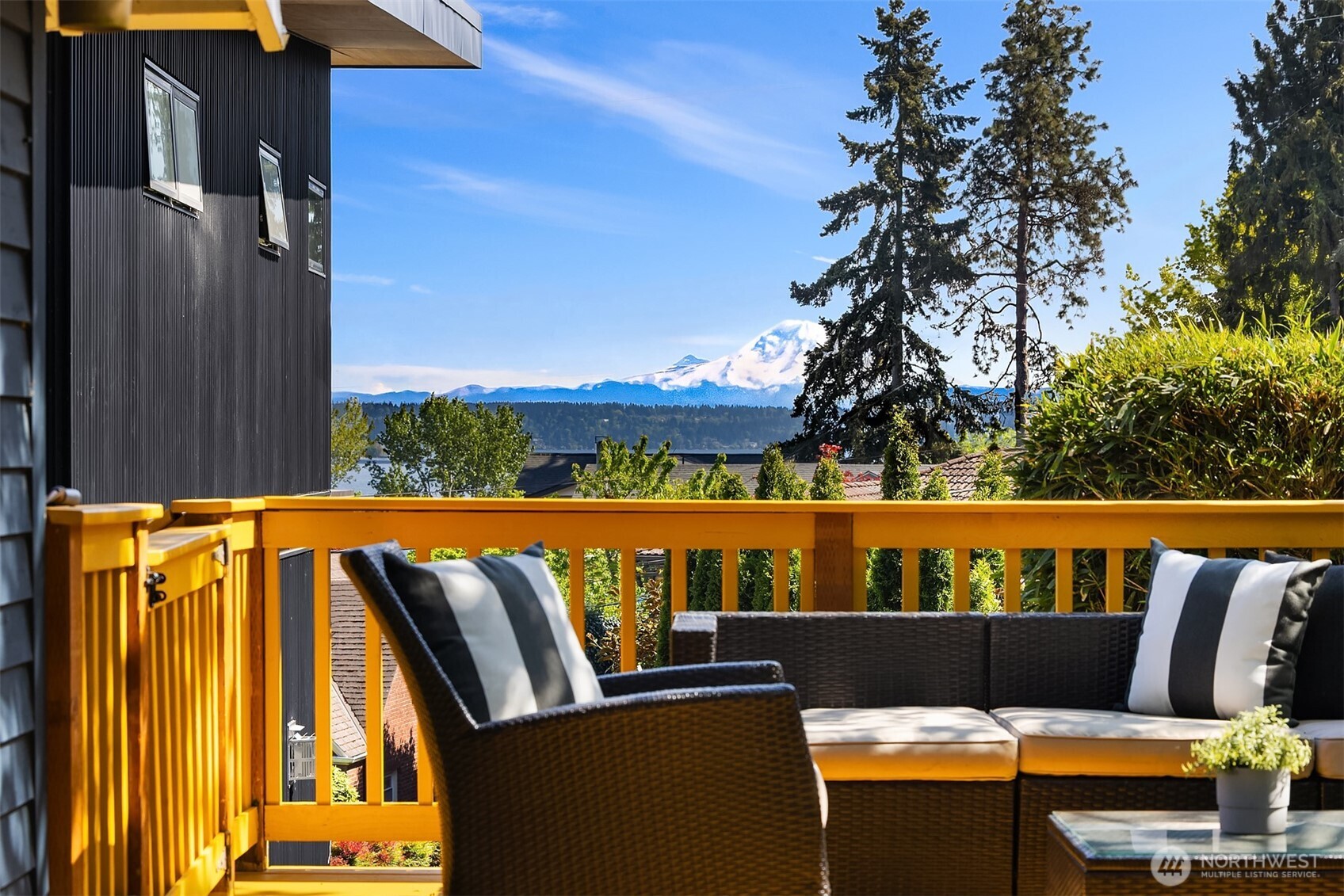 1507 Madrona Drive Seattle WA 98122