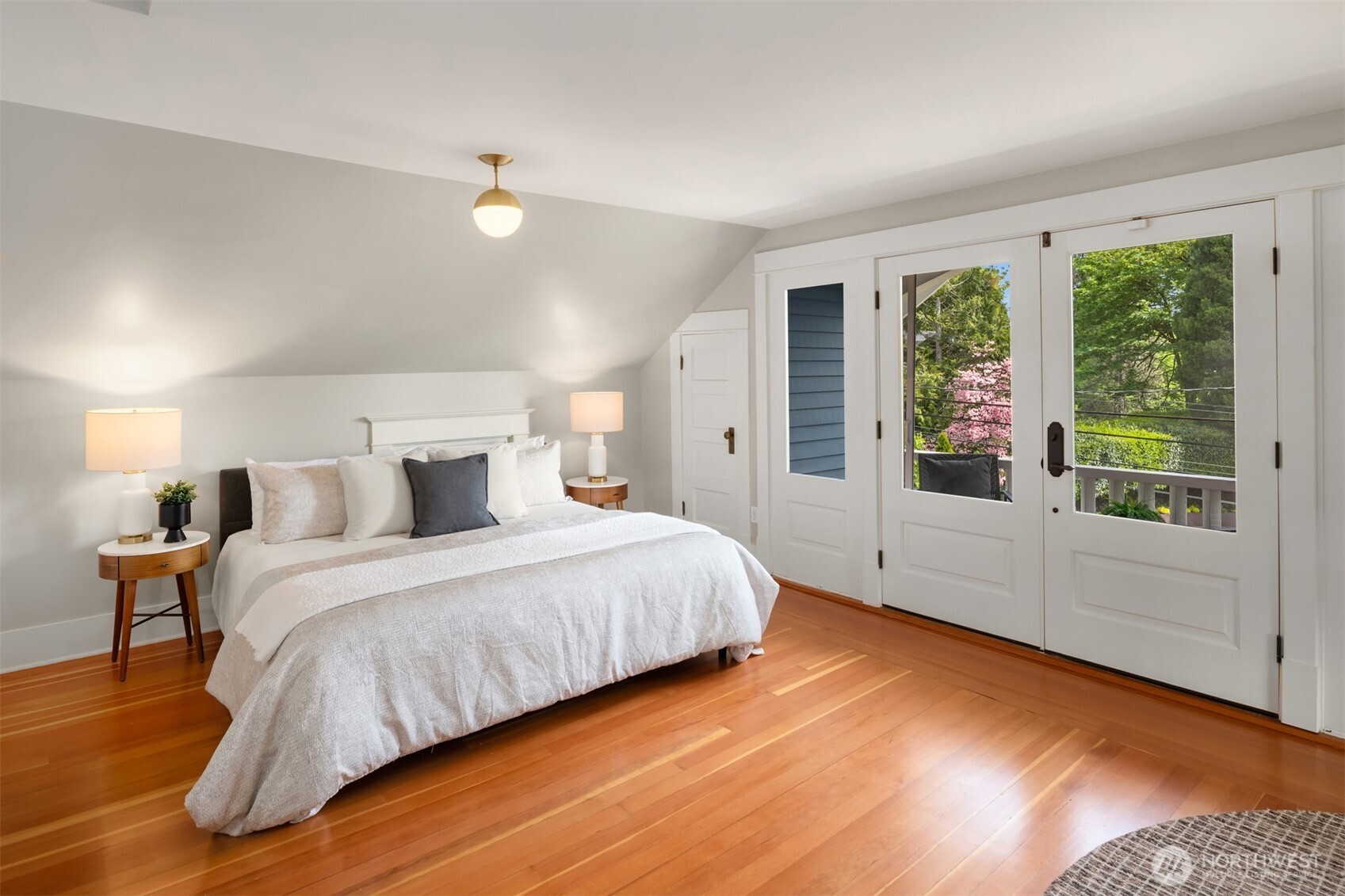 1507 Madrona Drive Seattle WA 98122