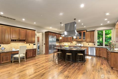2112 104th Place SE Bellevue WA 98004