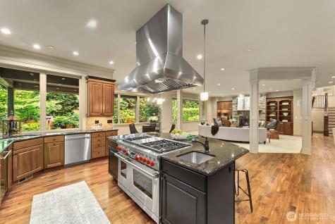 2112 104th Place SE Bellevue WA 98004