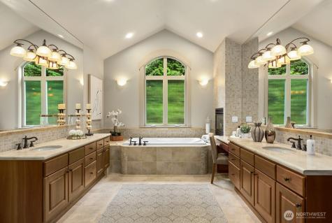 2112 104th Place SE Bellevue WA 98004