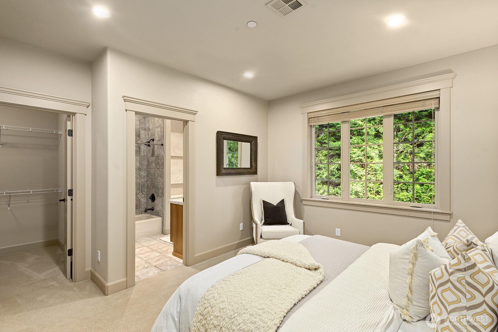 2112 104th Place SE Bellevue WA 98004
