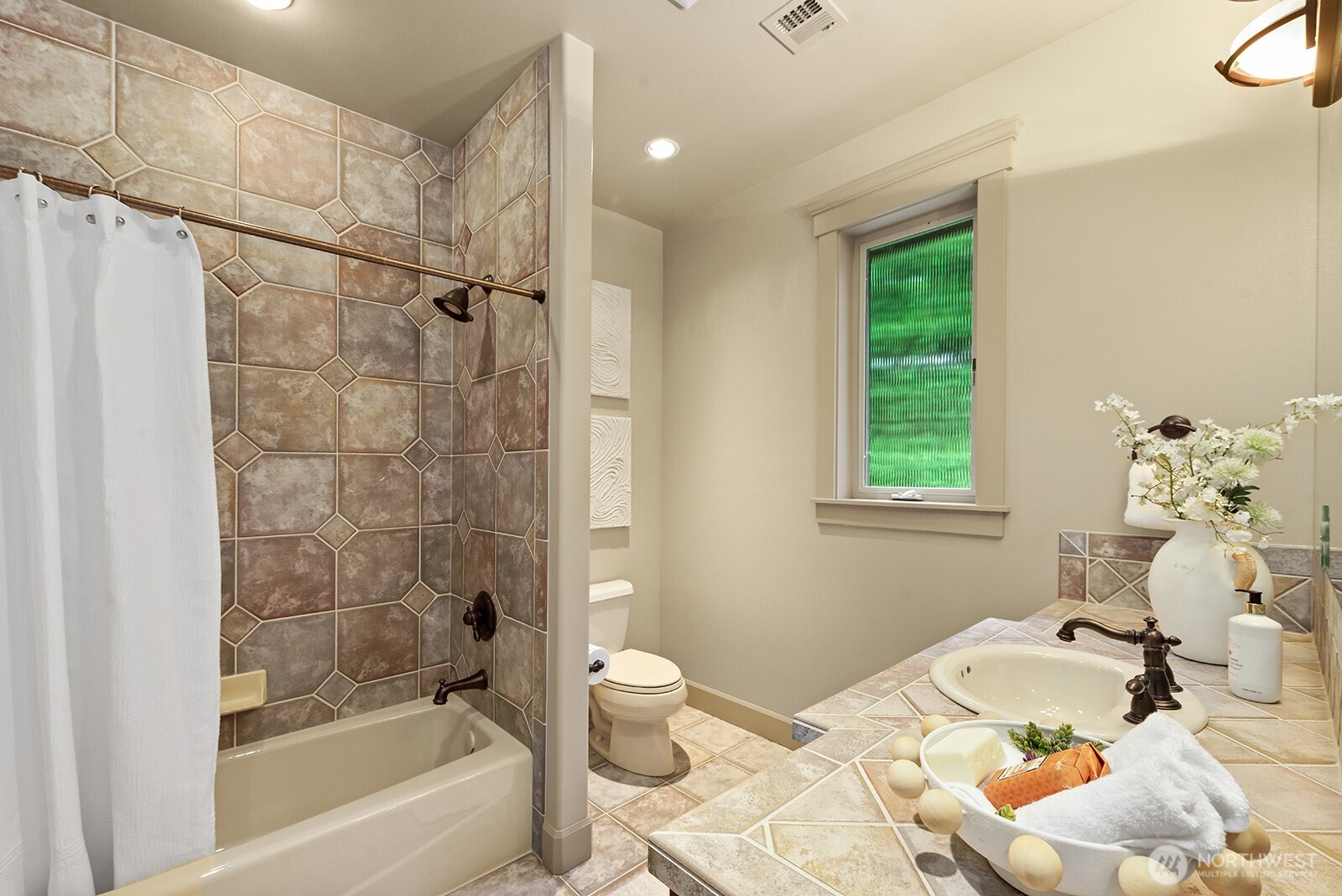 2112 104th Place SE Bellevue WA 98004