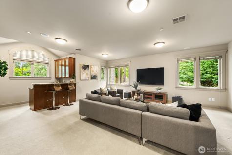 2112 104th Place SE Bellevue WA 98004