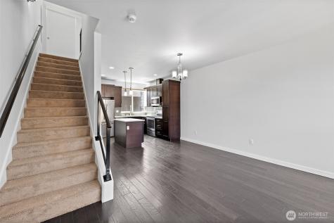 911 N 104th Street Seattle WA 98133
