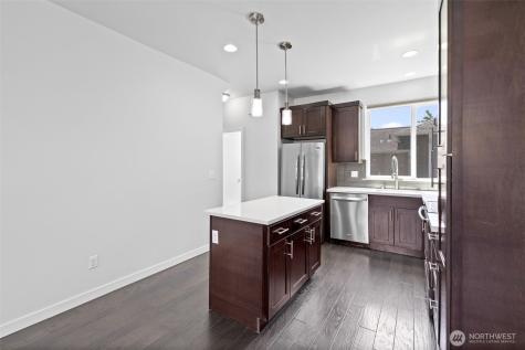 911 N 104th Street Seattle WA 98133