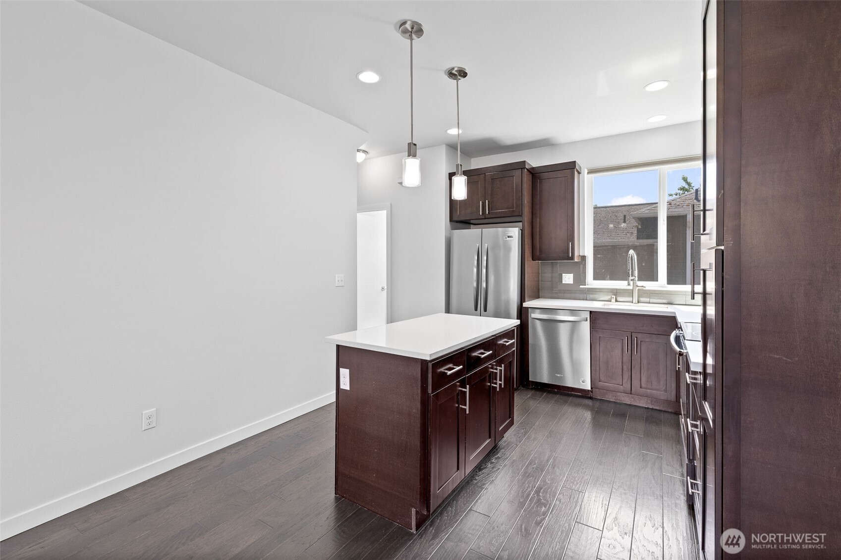 911 N 104th Street Seattle WA 98133